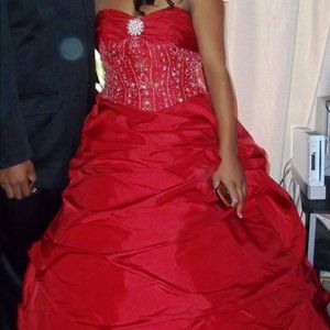 Red prom/homecoming dress
